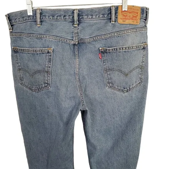 Levi's 550 Mens Size 42 x 30 Jeans Blue Denim Relaxed Tapered Leg #005504886